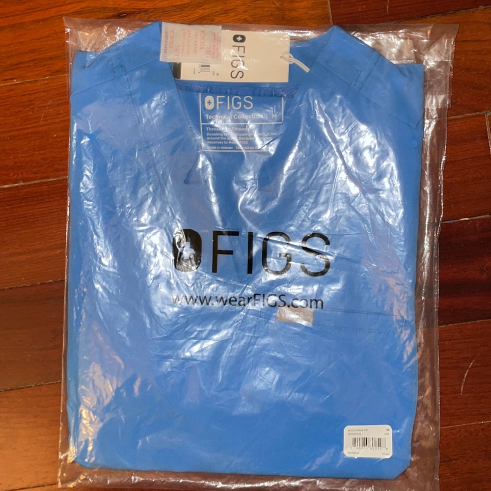 FIGS Scrub top